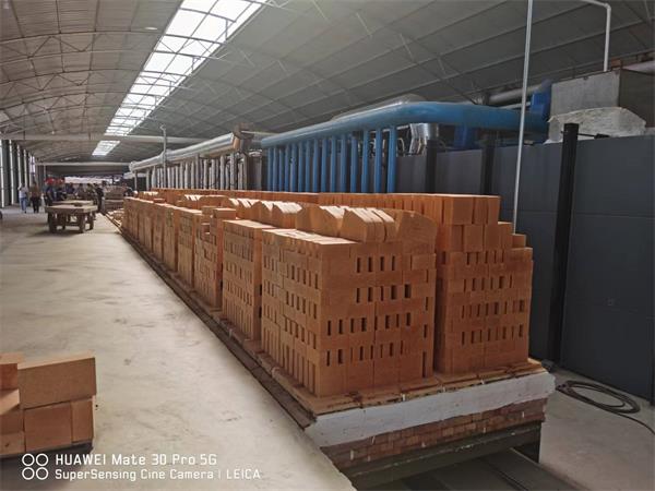 108.8×2.4米煤氣天然氣燒粘土磚高效高產節能隧道窯生產線（設計日產200噸，實際日產240噸，能耗45m3/噸產品）